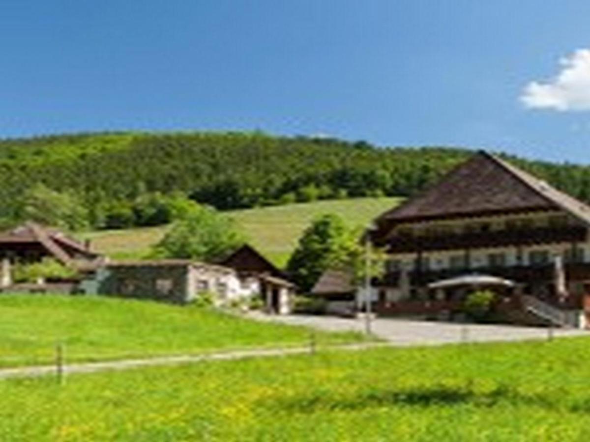 Landgasthaus Gruener Baum Simonswald Exterior photo